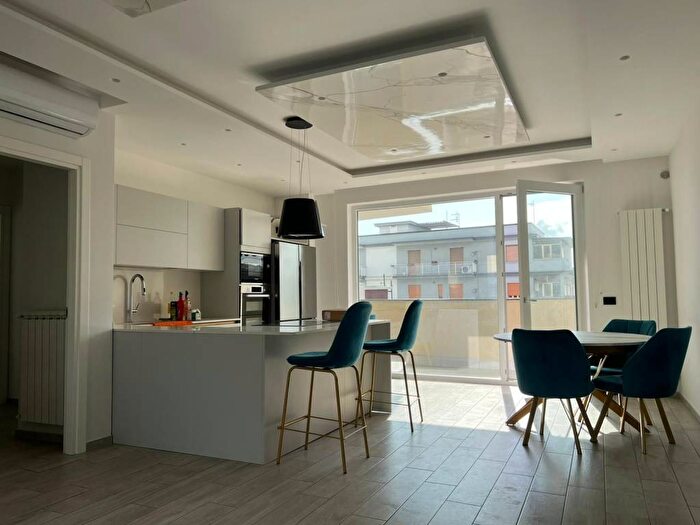 Appartamento trilocale in affitto in Via della Stadera, Zona Industriale Marina, Napoli