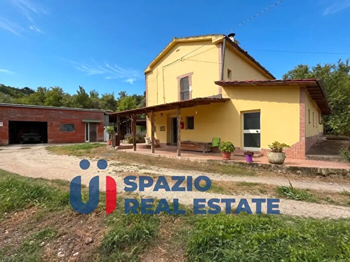 Casa con 6 locali in vendita in Contrada Fonte Focetola, Penne
