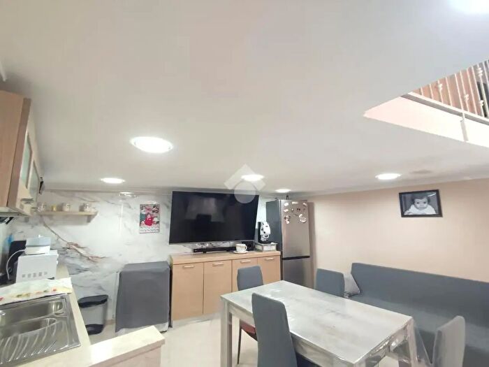 Appartamento monolocale in vendita in Via Emilio Scaglione, Napoli