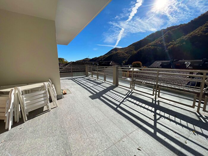 Appartamento con 5 locali in vendita in Via Mario Lossani, Porte