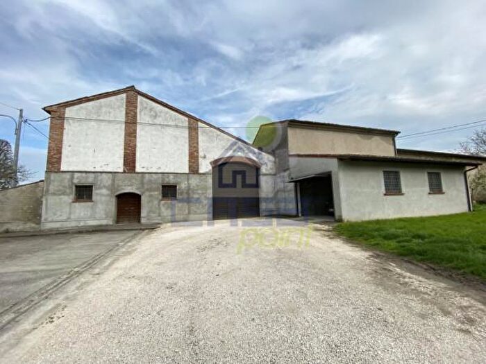 Casa con 6 locali in vendita in Malungola, Scandolara Ravara