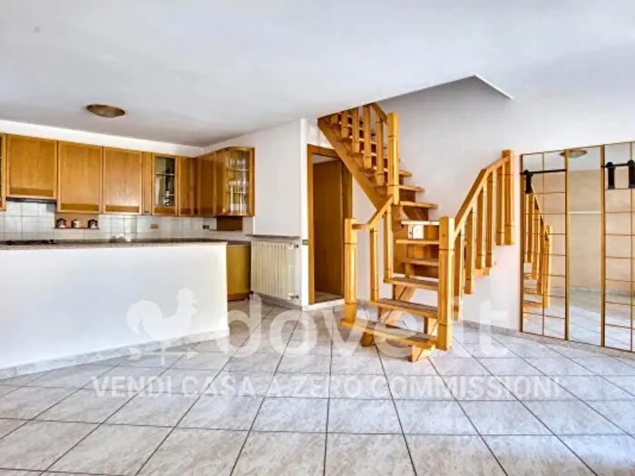 Appartamento quadrilocale in vendita in Via Guglielmo Marconi a, Caravate