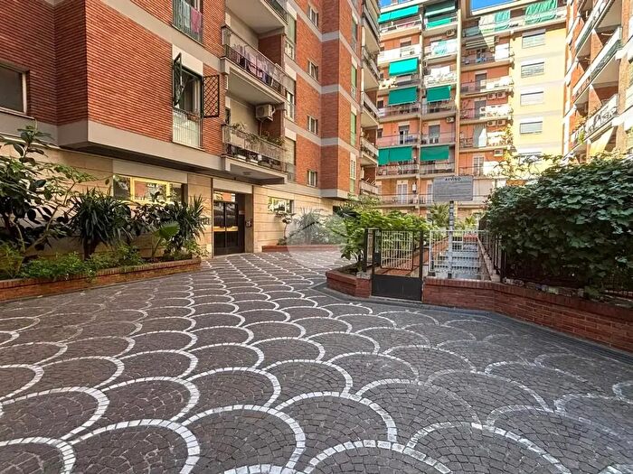 Appartamento bilocale in affitto in Via Oderisi da Gubbio, Roma