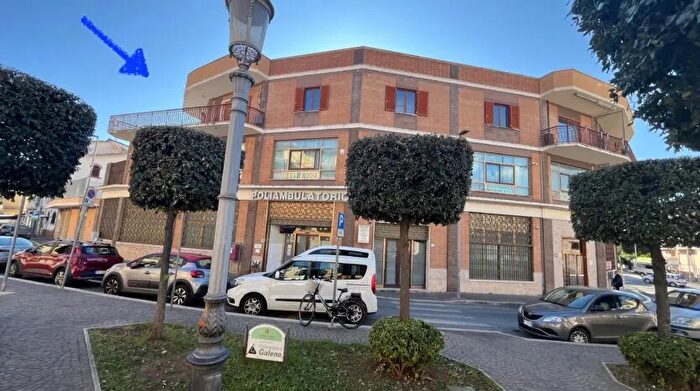 Appartamento con 6 locali in vendita in Piazza Porta Vescovo Fondi Centro, Fondi