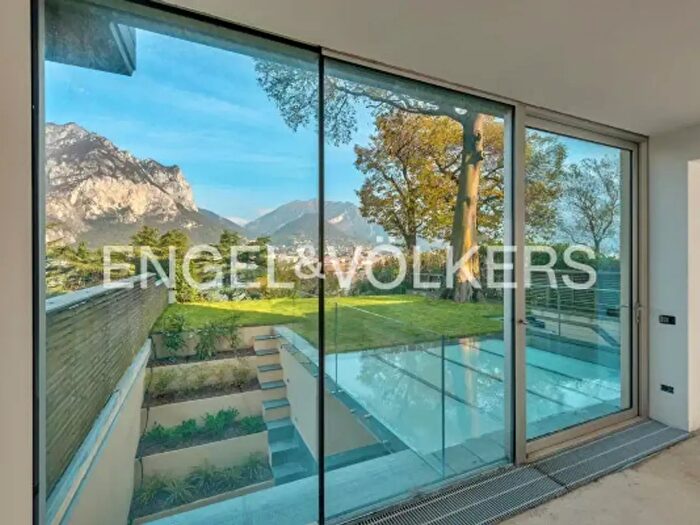 Casa con 5 locali in vendita in Viale Privato Penati, Malgrate