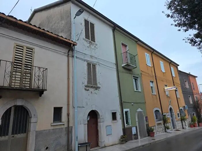 Casa con 5 locali in vendita in Via Vittorio Emanuele III, San Giuliano Del Sannio