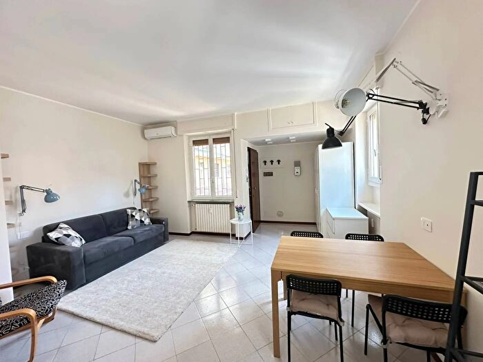 Appartamento monolocale in affitto in Viale col di Lana a Milano, Milano