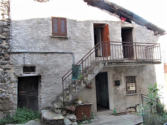 Casa con 5 locali in vendita in Castione Andevenno