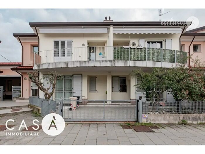 Appartamento con 5 locali in vendita in Via Giacomo Puccini, Forli