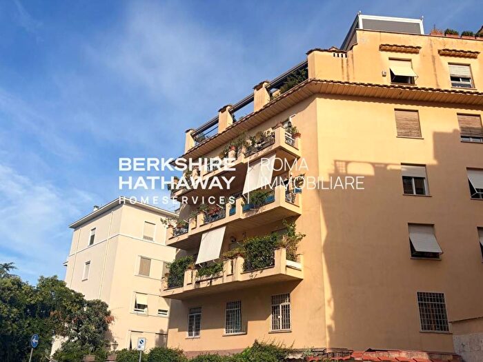 Appartamento con 5 locali in affitto in Via Poggio Moiano, Africano Villa Chigi, Roma
