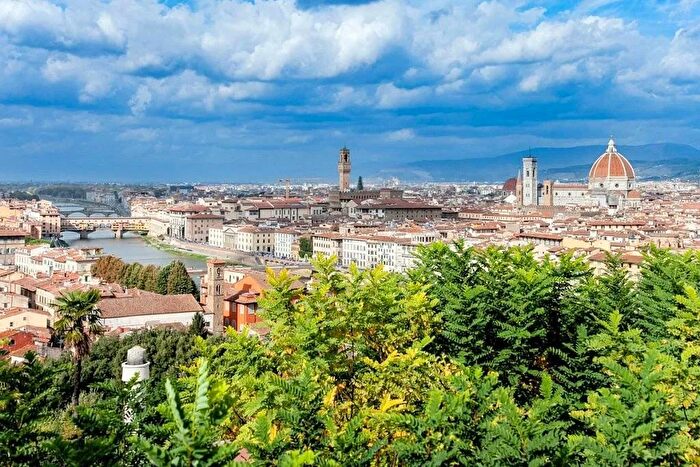 Casa con 20 locali in vendita in Firenze