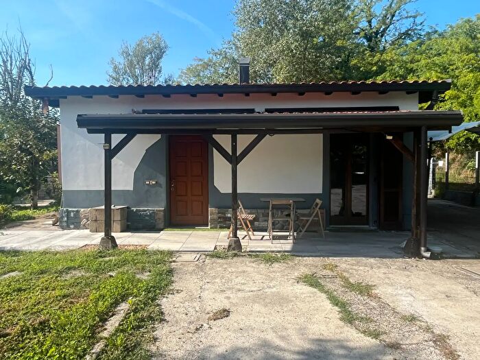 Casa bilocale in vendita in Faloppio