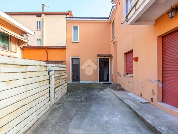 Appartamento trilocale in vendita in Via Luigi Passega, Ferrara