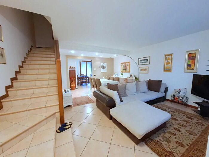 Casa con 5 locali in vendita in Via Cristoforo Colombo, Villafranca Padovana