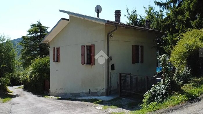 Casa trilocale in vendita in Strada Vignetta, Neviano Degli Arduini