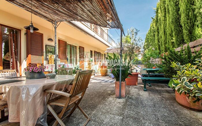 Appartamento quadrilocale in vendita in Via Rossini, Turate