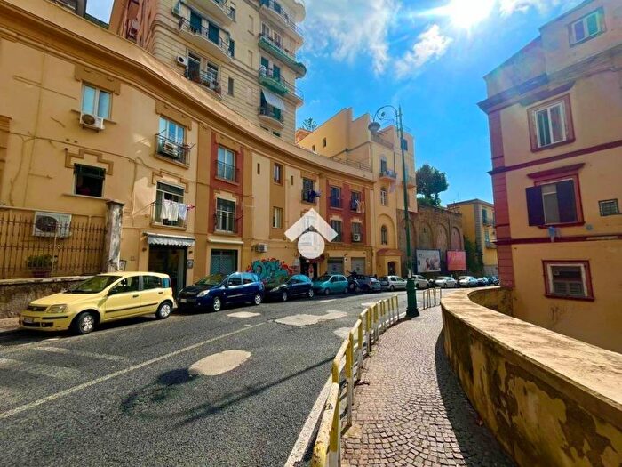 Appartamento trilocale in affitto in Via Torquato Tasso, Vomero, Napoli