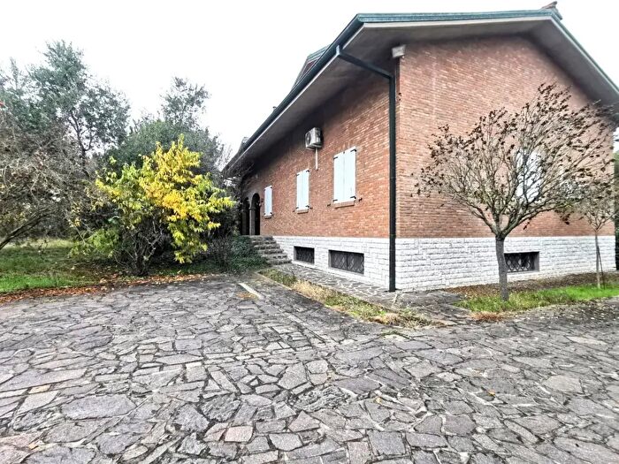 Casa con 11 locali in vendita in Via Montebarello, Castelvetro Di Modena