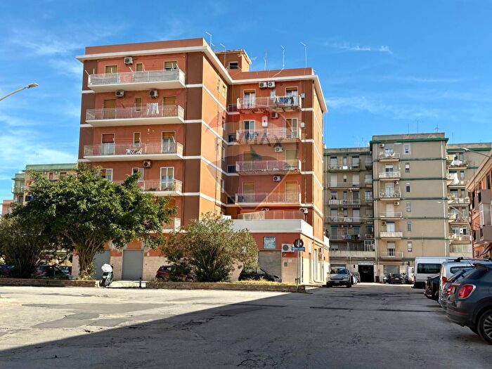 Appartamento con 5 locali in vendita in Via Michele Bonanno, Siracusa