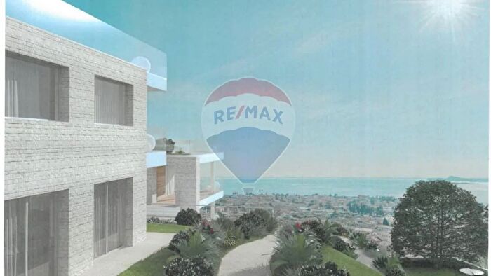 Appartamento trilocale in vendita in Via SantAmbrogio, Toscolano Maderno