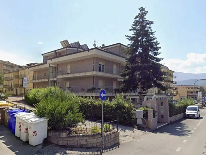 Appartamento con 6 locali in vendita in Via Beato Cesidio, L'Aquila