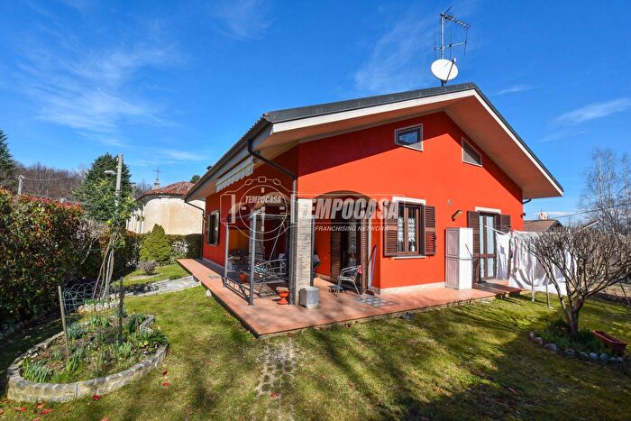 Casa con 6 locali in vendita in Borgata Mollar dei Franchi, Giaveno