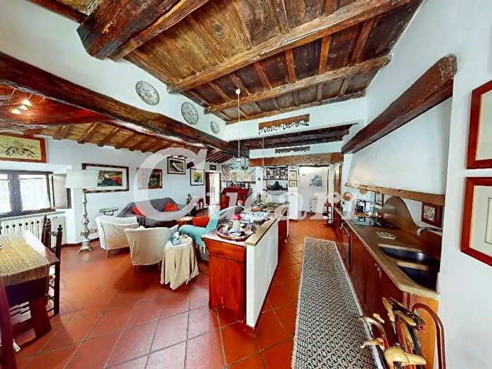 Appartamento trilocale in vendita in Via Cesare Baronio, Frascati