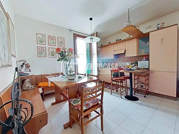 Appartamento trilocale in vendita in Strada San Rocco, Bassano Del Grappa