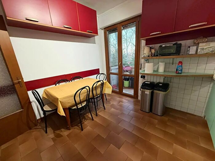 Appartamento con 6 locali in affitto in Via Calabria, Pisa