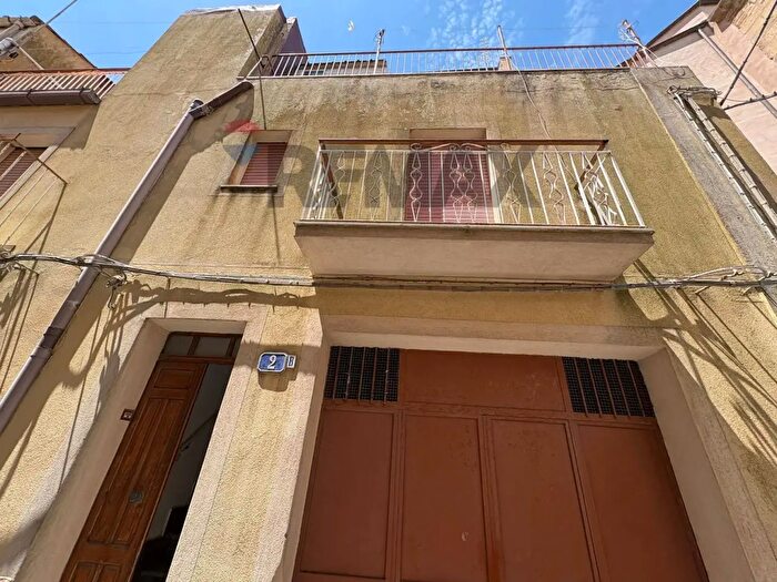 Casa trilocale in vendita in Via Mannelli, Caltagirone
