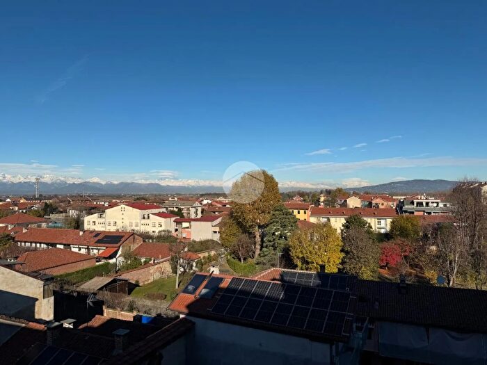 Appartamento trilocale in vendita in Via Zappata, Carignano