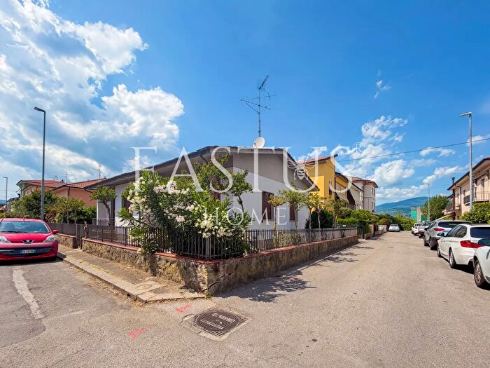 Casa con 5 locali in vendita in Zona Vergine, Pistoia