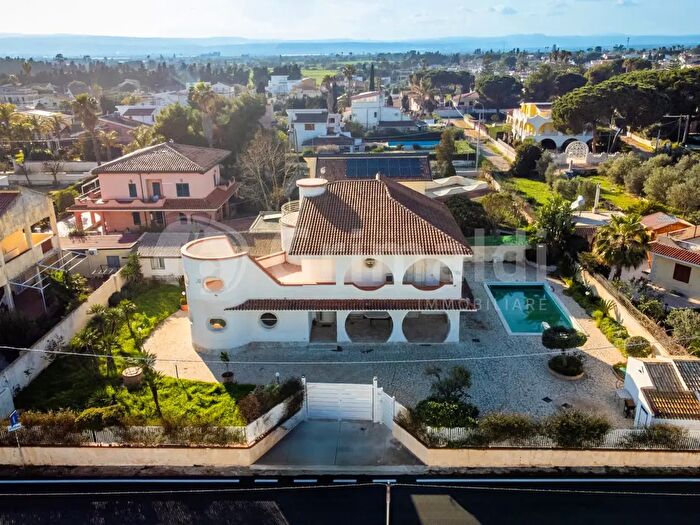 Casa con 7 locali in vendita in Traversa Renella, Siracusa