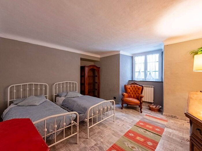 Appartamento quadrilocale in affitto in Via Caffaro, Castelletto, Genova