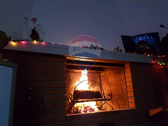 Casa con 5 locali in vendita in Via Regalotto, Pedara