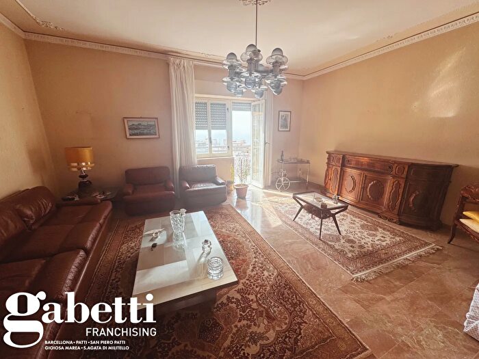 Appartamento con 5 locali in vendita in Via Galileo Galilei, Caronia