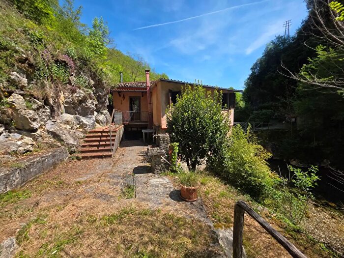 Casa con 10 locali in vendita in Via per Arni, Castelnuovo Di Garfagnana