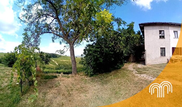 Appartamento con 6 locali in vendita in Frazione Carossi Graffagno, Castagnole Delle Lanze