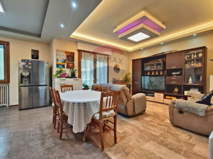 Appartamento quadrilocale in vendita in Via Antonio Teso, Vicenza