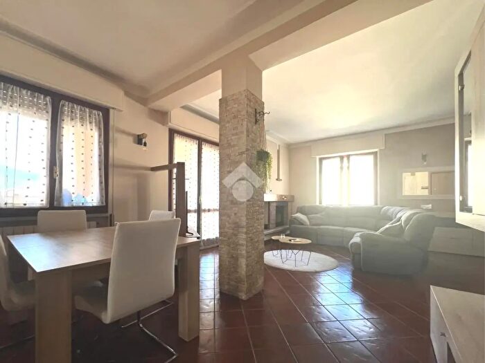 Appartamento trilocale in vendita in Via Brescia, Nave