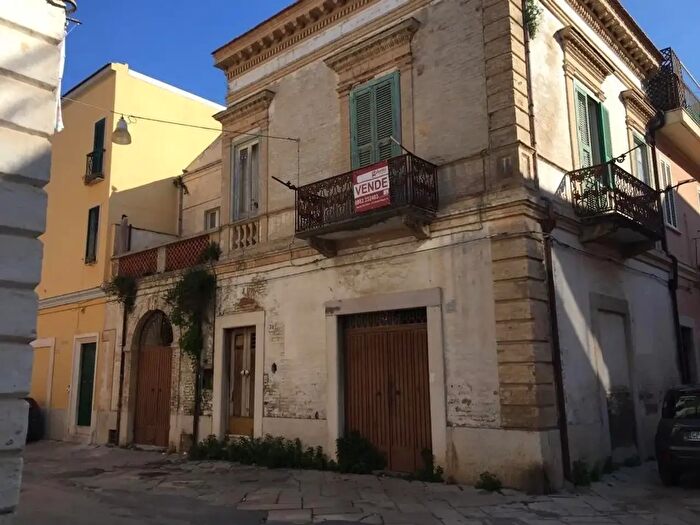 Casa quadrilocale in vendita in Via Pierseverino, San Severo