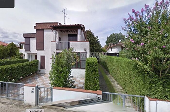 Appartamento trilocale in vendita in Viale Ungheria Lido delle Nazioni, Comacchio