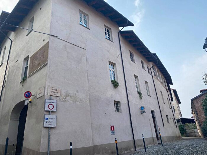 Appartamento monolocale in affitto in Vicolo Griselda, Centro, Saluzzo