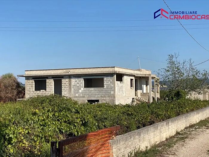 Casa con 7 locali in vendita in Contrada Fogliaro, Crispiano