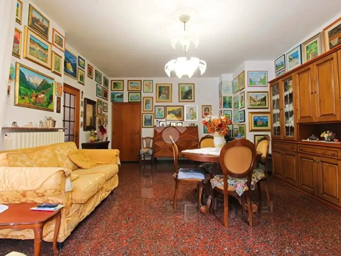 Appartamento trilocale in vendita in Via Arturo Gatti, Loreto