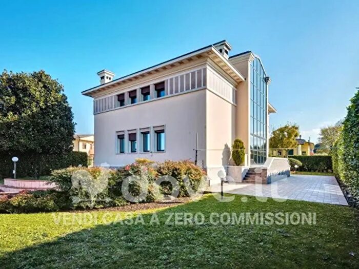 Casa con 6 locali in vendita in Via Bellini, Brendola