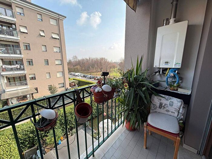 Appartamento trilocale in affitto in Via Pavia, Altopiano Baruccana, Seveso