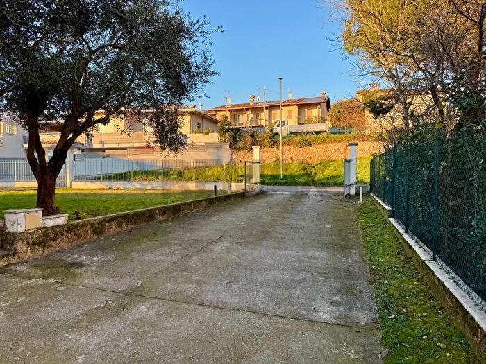 Casa con 7 locali in vendita in Bedizzole