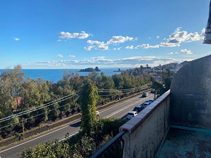 Appartamento bilocale in affitto in Via Livorno, Centro, Aci Castello