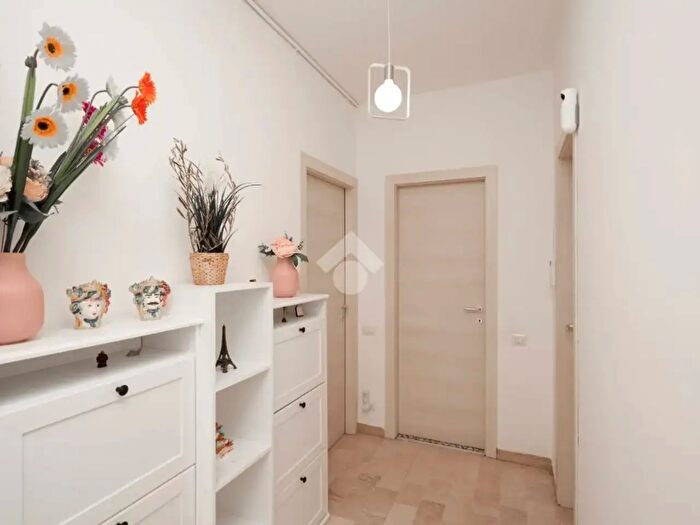 Appartamento quadrilocale in vendita in Via a Grandi, Verano Brianza